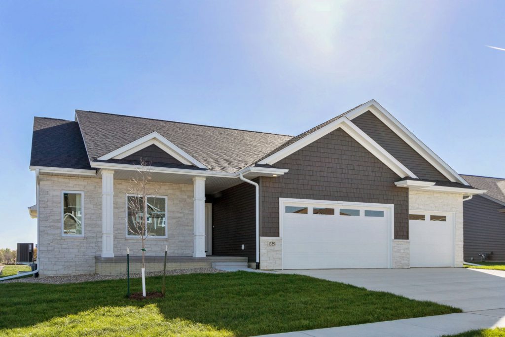1325 Tartan Dr