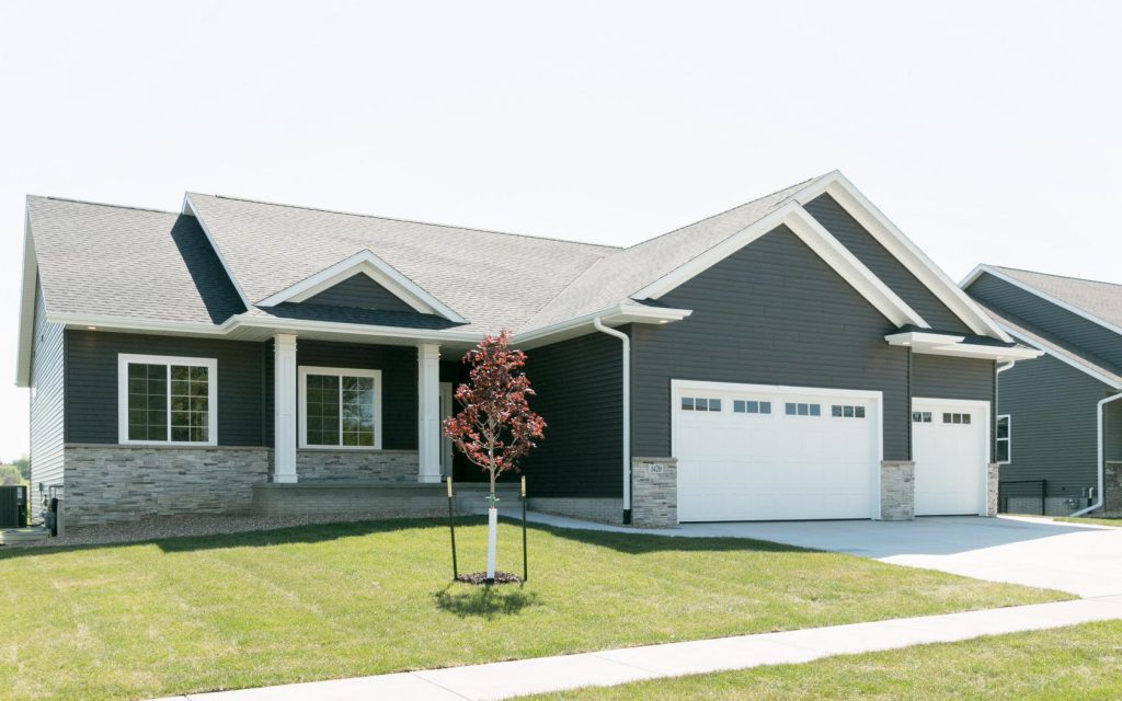 1420 Parkland Dr