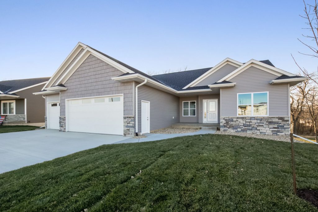 1605 Parkland Dr